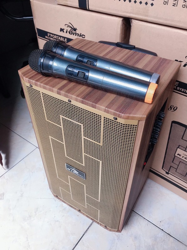 [được thử hàng] Loa vali kẹo kéo di động karaoke Kiomic K89 kèm 2 mic thùng gỗ hát siêu hay