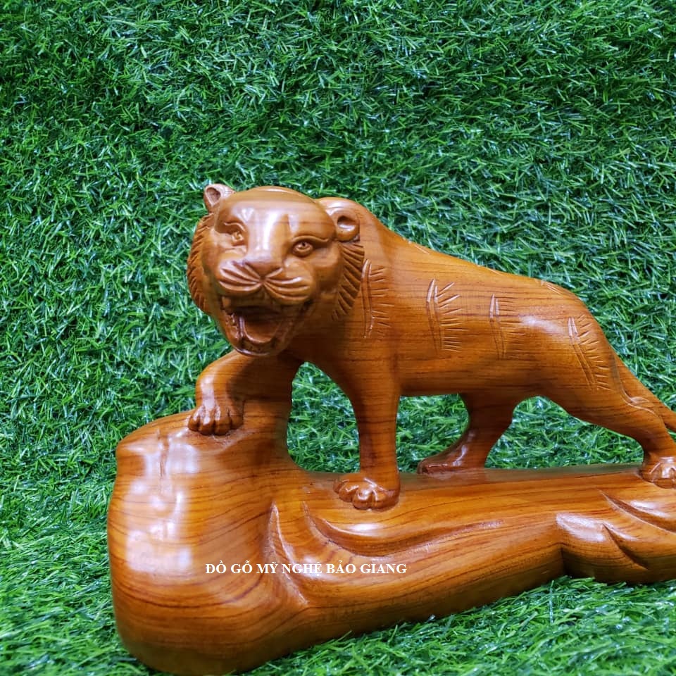 Tượng con hổ gỗ hương dài 30 cm