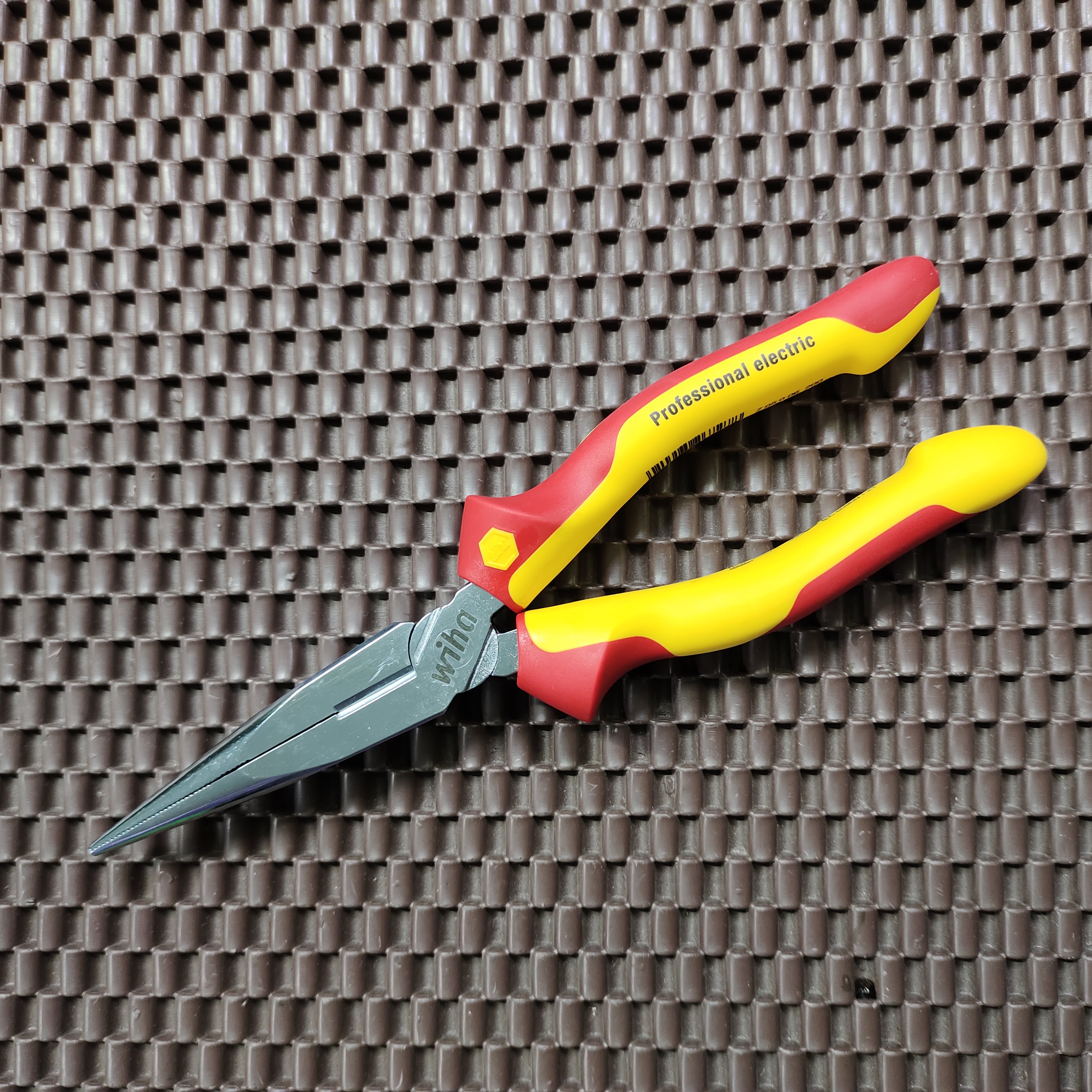 Kìm nhọn cách điện 1000v WIHA 26727 Germany