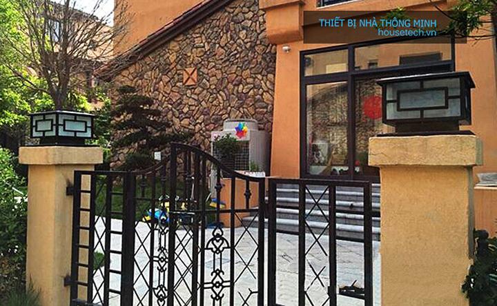 Đèn trang trí trụ cổng năng lượng mặt trời