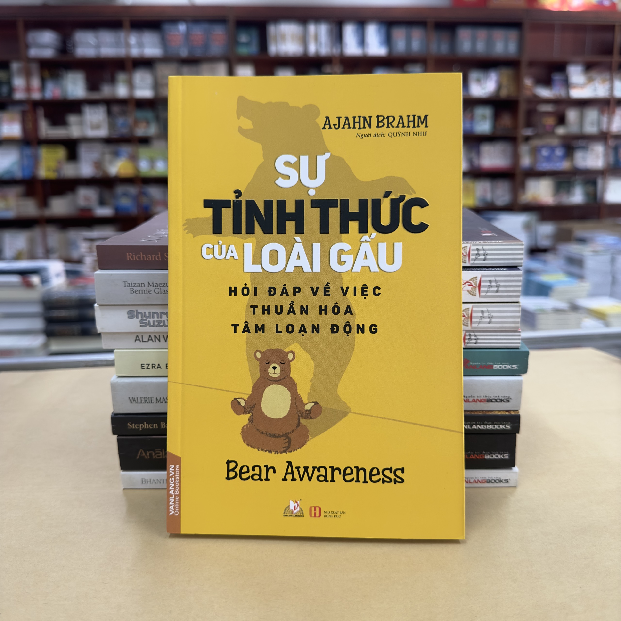 Sách - Sự Tỉnh Thức Của Loài Gấu-Vanlangbooks