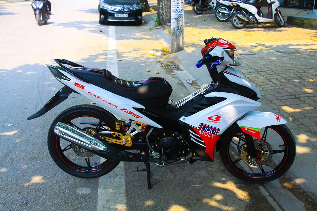 Tem Trùm Exciter 135 Trắng Đỏ