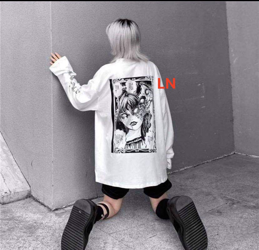Áo thun form rộng dài tay cô gái