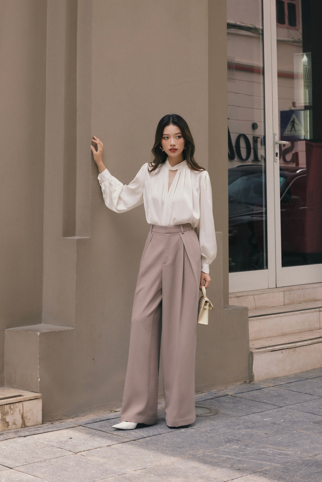 Áo sơ mi lụa cổ V HUONG BOUTIQUE BSSM23