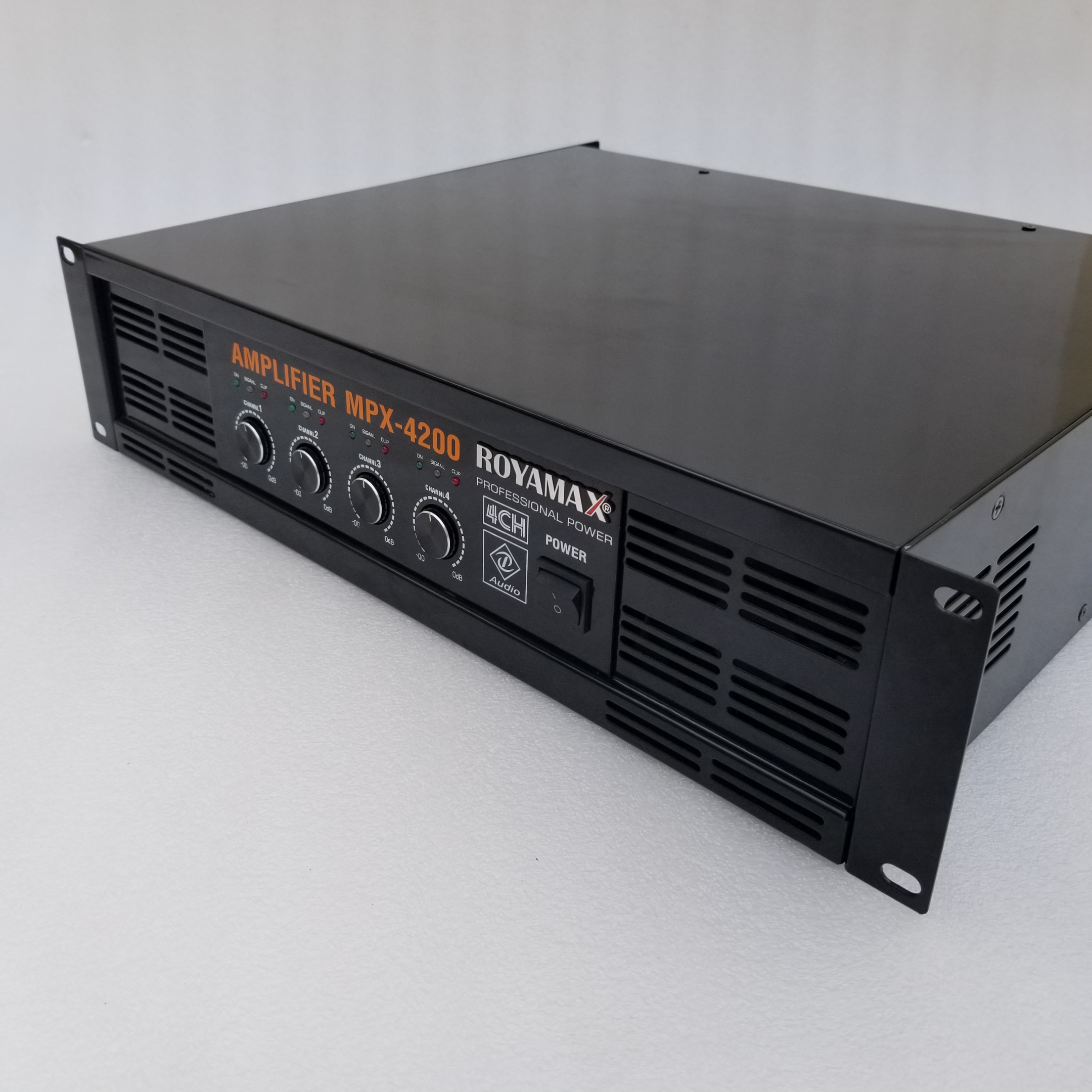 Cục đẩy 4 kênh 40 sò lớn ROYAMAX
