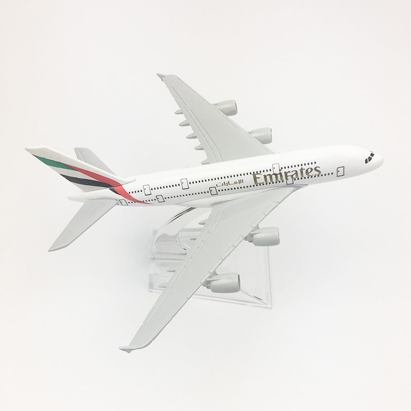 Mô hình máy bay Emirates 16cm + đế trưng bày