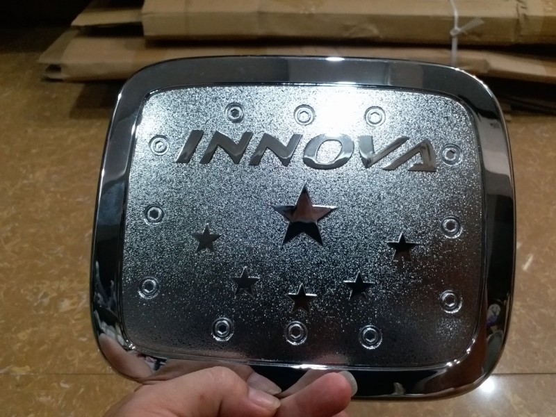 Ốp nắp xăng xe Toyota innova 2006-2015 mẫu mới