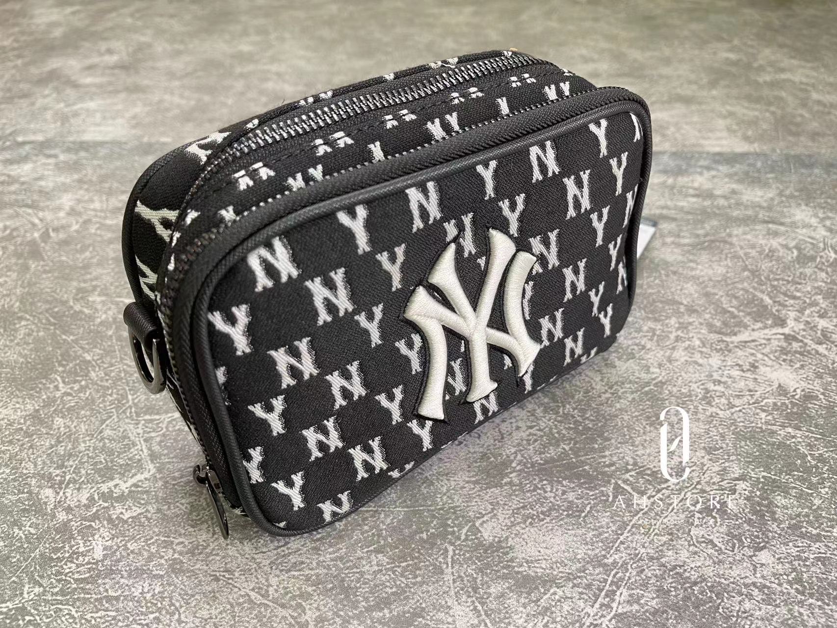 [Có sẵn] [Giá hủy diệt] [Ảnh thật] [MLB] Túi đeo chéo phom chữ nhật Monogram NEW - ĐEN