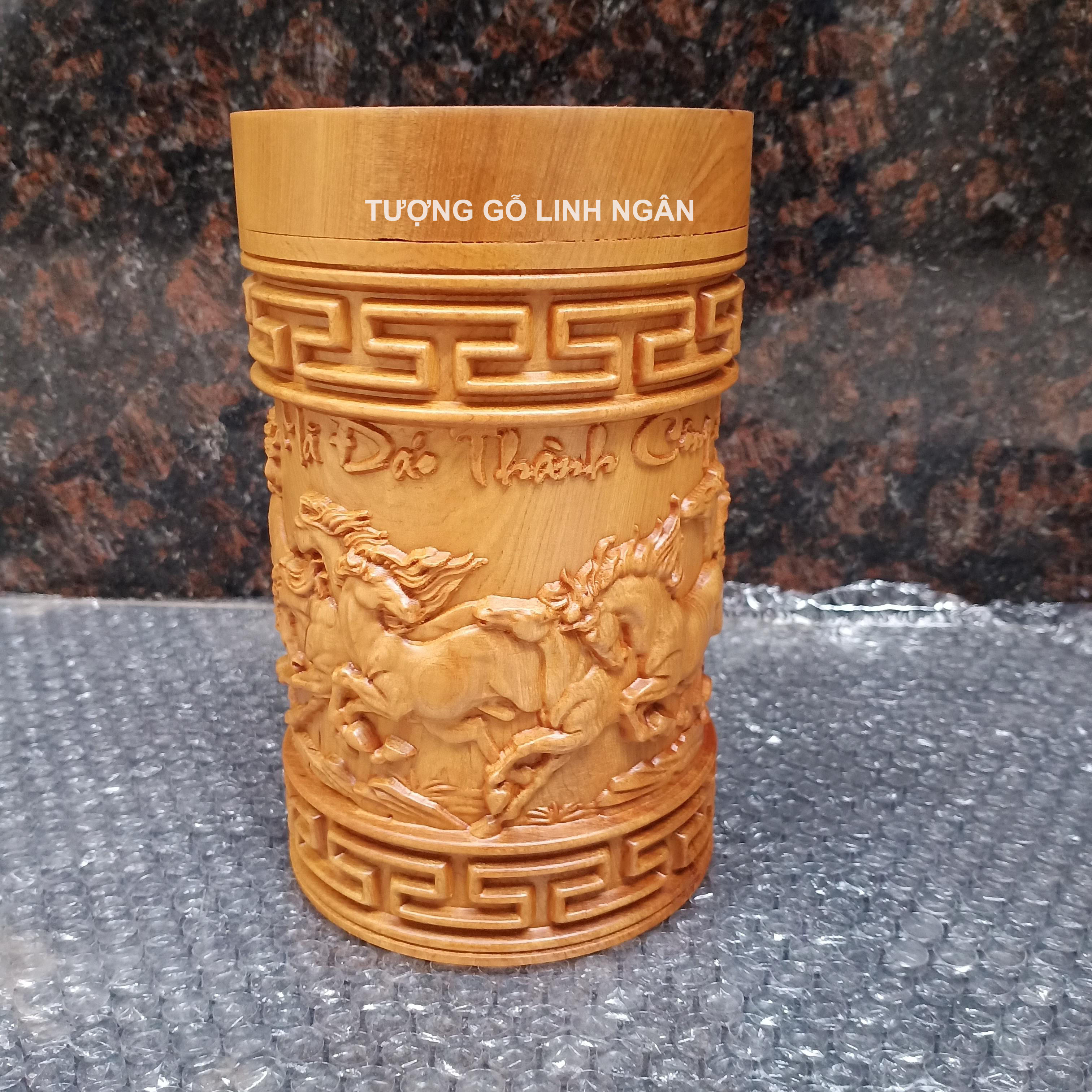 Hộp đựng chè gỗ bách xanh (đục mã đáo thành công)