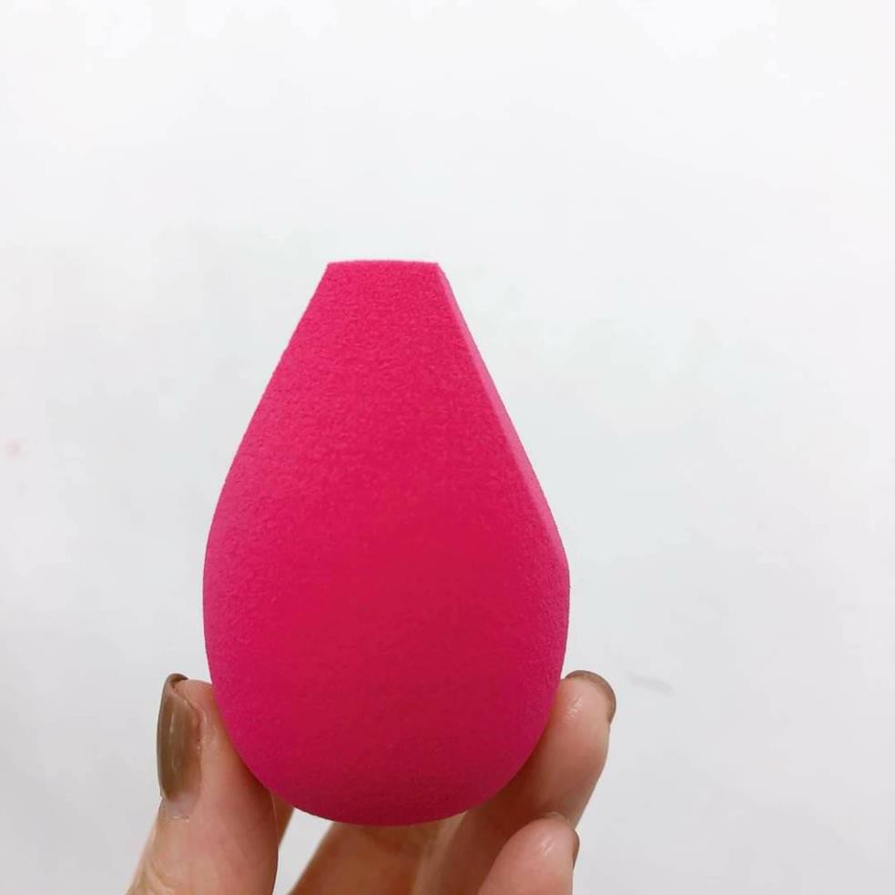 Mút tán kem nền của Esstee Laauder