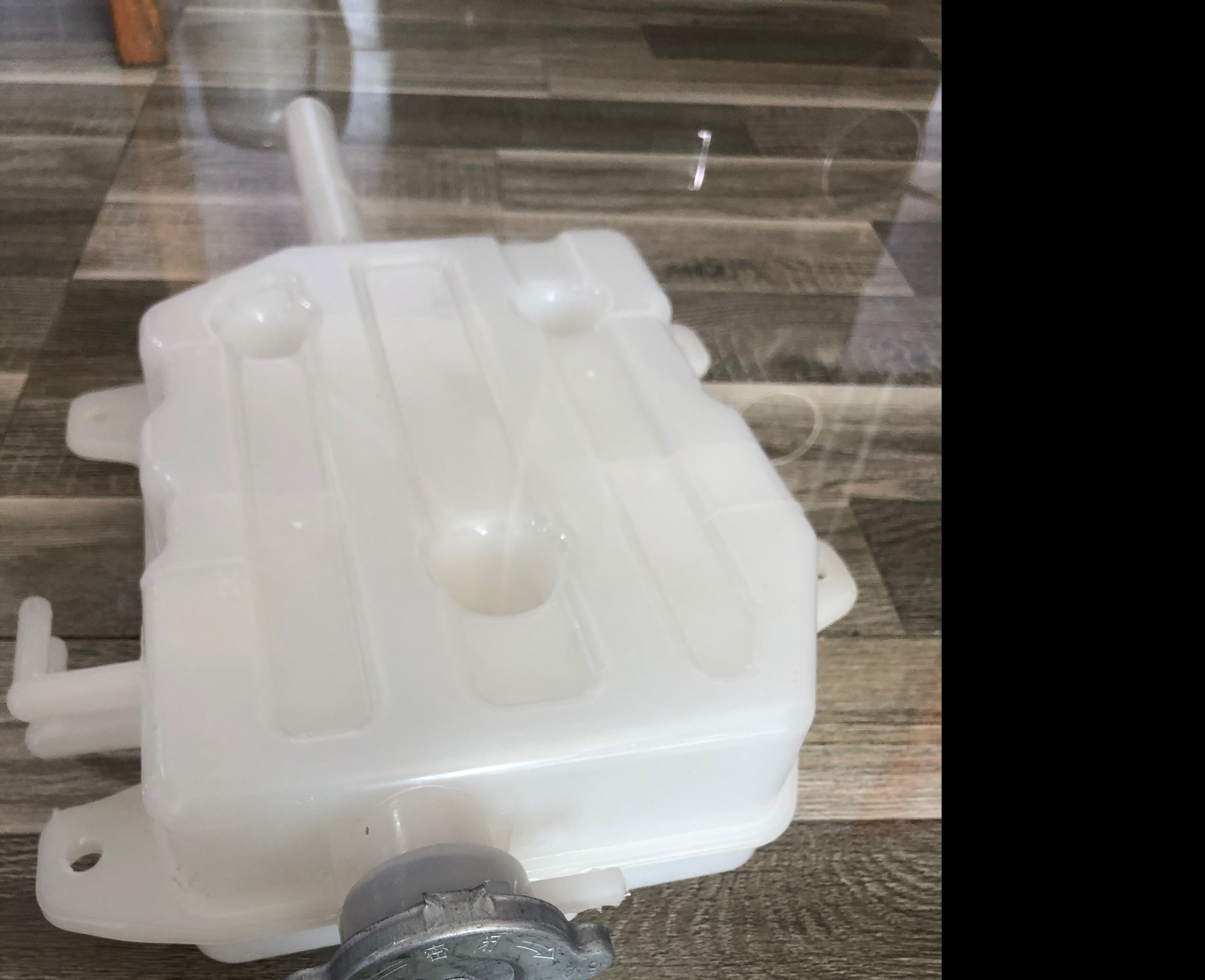 Sản phẩm gia đình làm: Bình nước phụ 153
