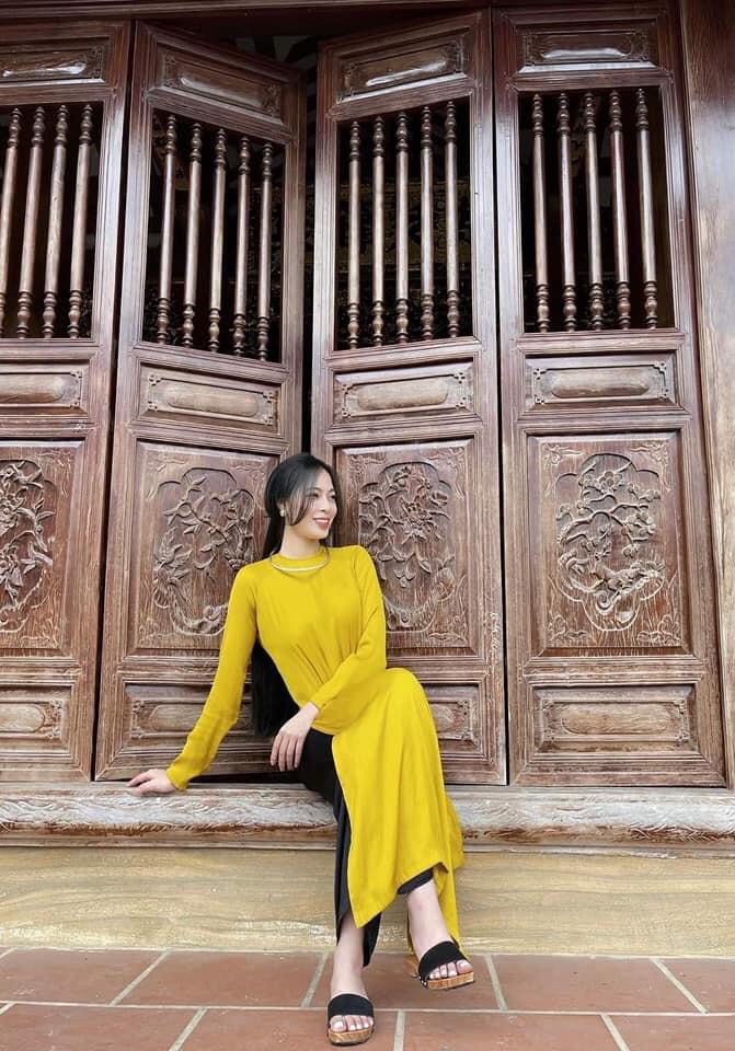 Áo dài dáng suông xưa vải co dãn