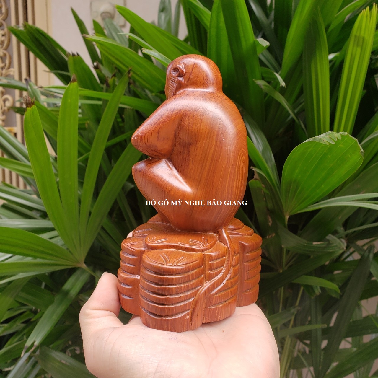 Tượng con khỉ gỗ hương