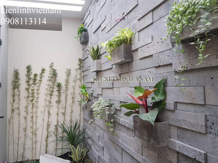 Chậu trồng cây ban công hình chữ nhật bằng đá ong xám tự nhiên bền đẹp, chậu treo tường hoặc ốp tường giếng trời trồng hoa xinhnx ắn KT Rộng 10xCcao 15xD30cm