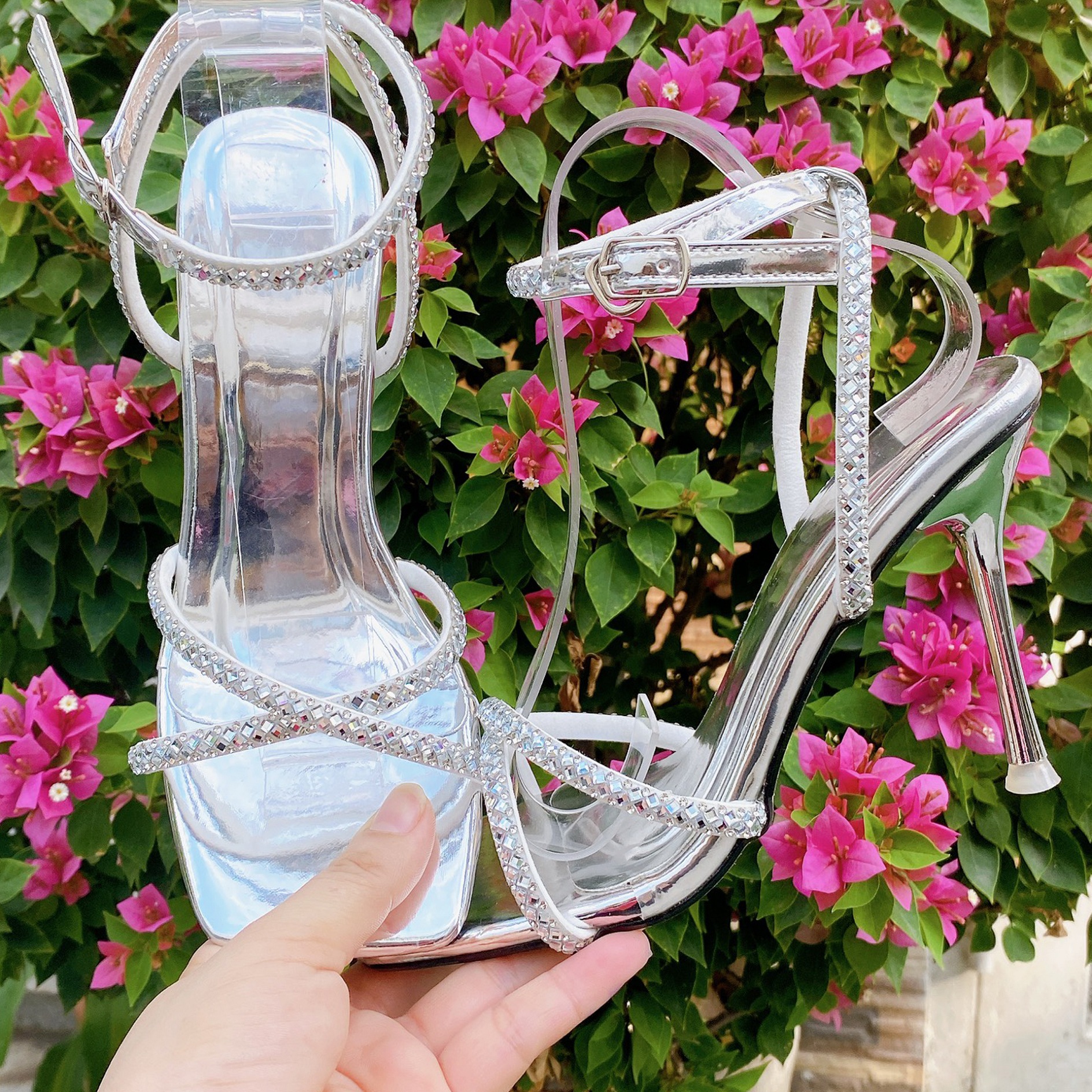 Giày cao gót nữ sandal dây đá mũi vuông 9 phân (BẠC)