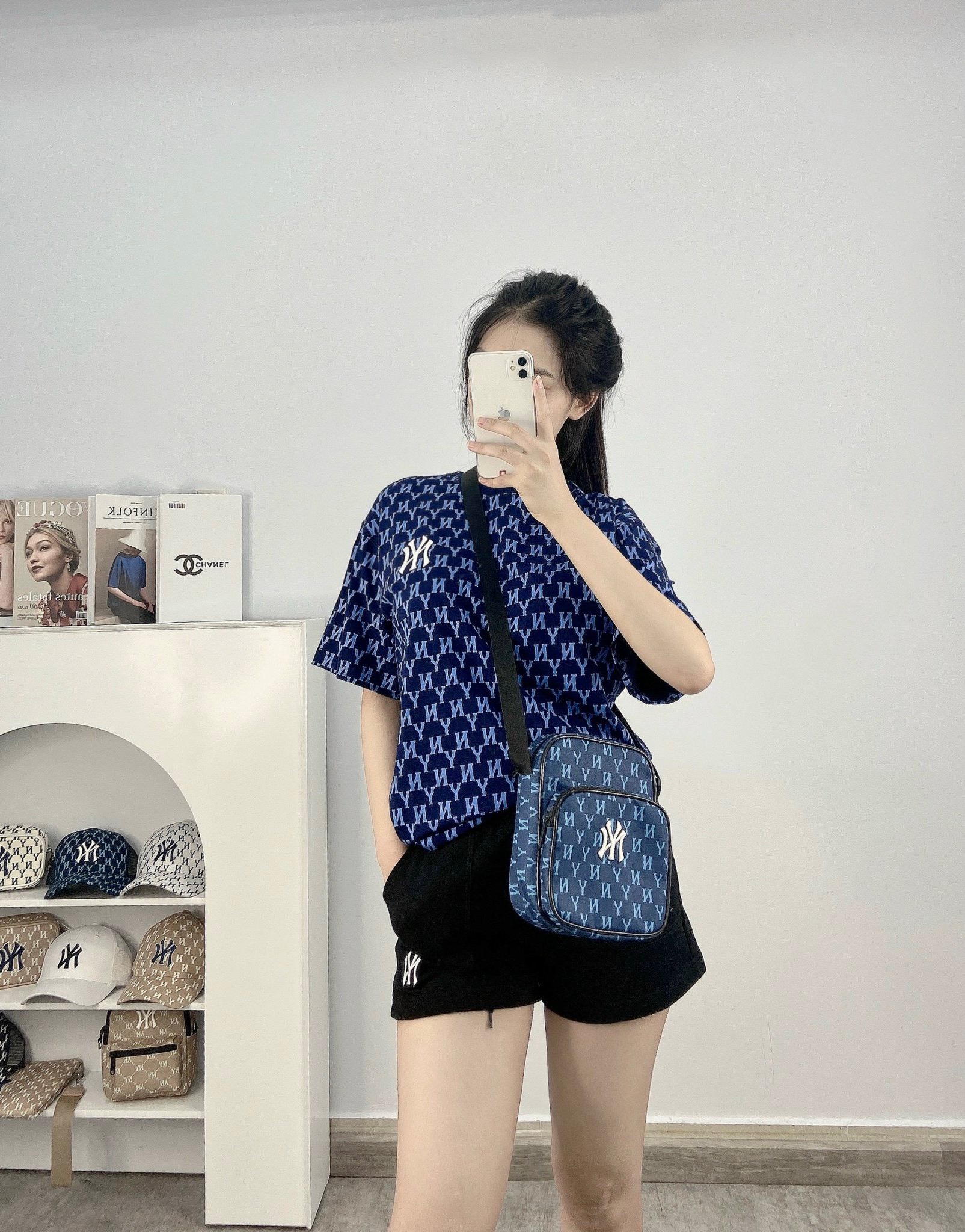 TÚI ĐEO CHÉO B210 BIG MLB NY MONOGRAM MINI BAG LOGO NHỎ