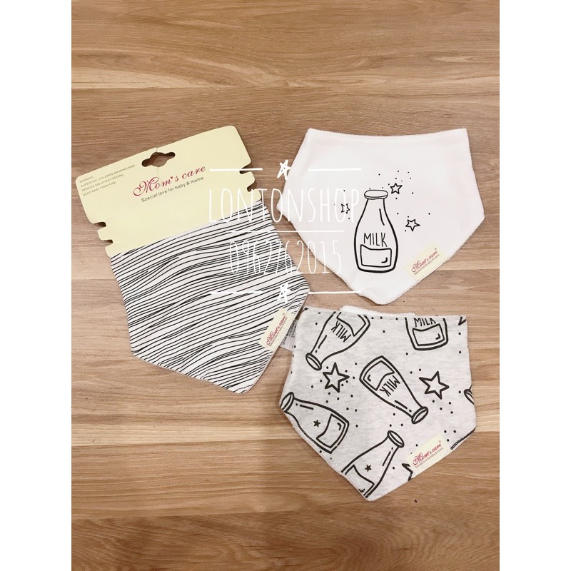 Set 3 yếm tam giác Momcare cho bé