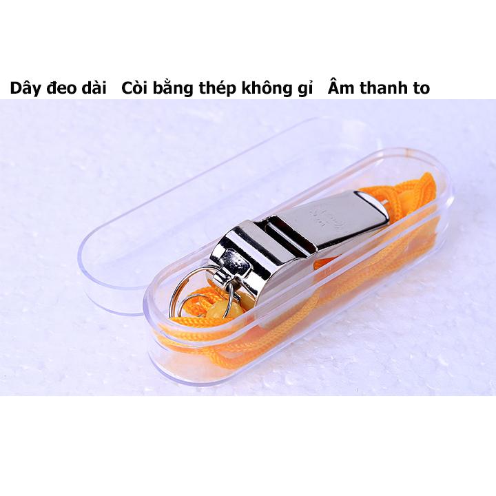 Còi trọng tài bóng đá