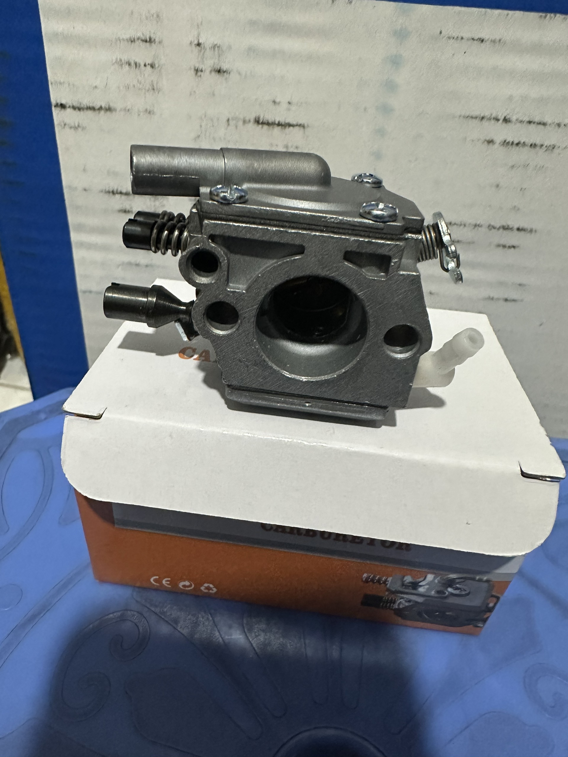 BÌNH XĂNG CON ( BỘ CHẾ HÒA KHÍ) MÁY CƯA XÍCH 381