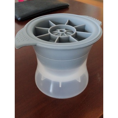 Khuôn Làm Đá Viên Tròn 6cm Tan Chậm Tiện Lợi (Dùng uống sâm panh, Đồ uống có ga ....)