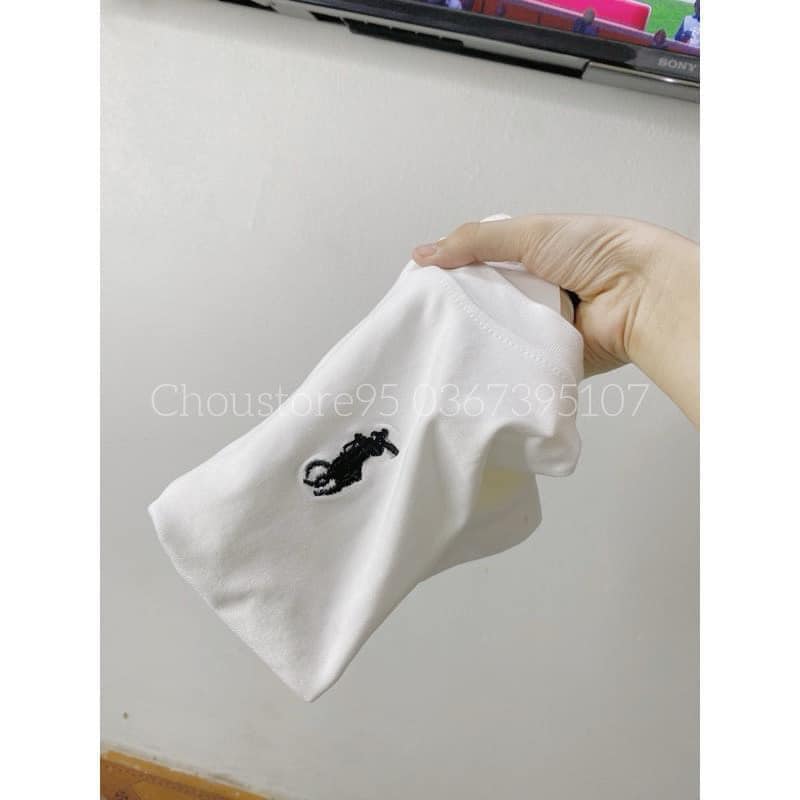 Áo thun cổ tròn thêu ngựa form ôm