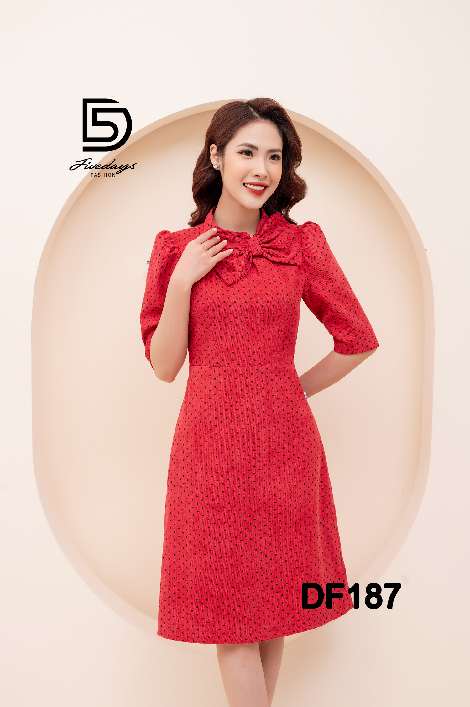 Đầm nhung cổ nơ chấm bi FIVEDAYS