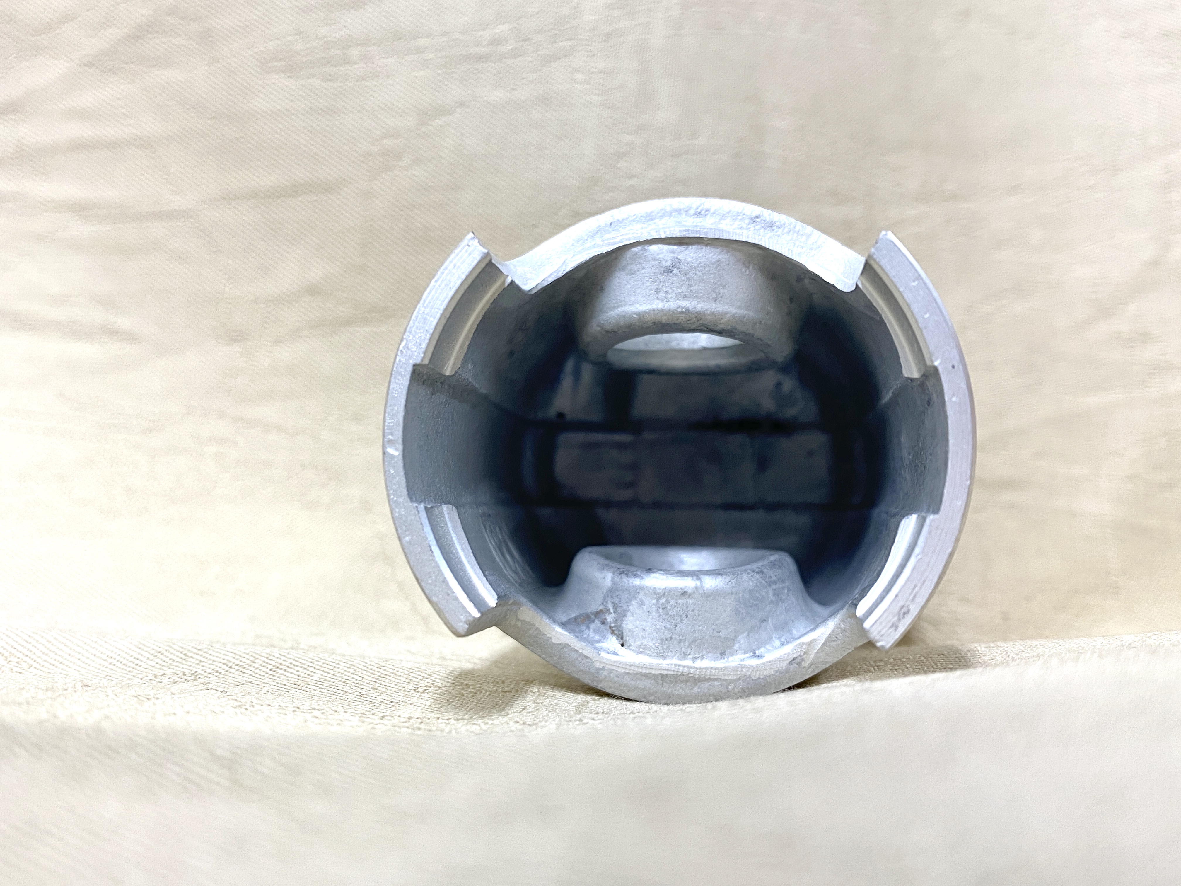 Piston và sec-măng xe Julio, Giorno 2 thì máy đứng