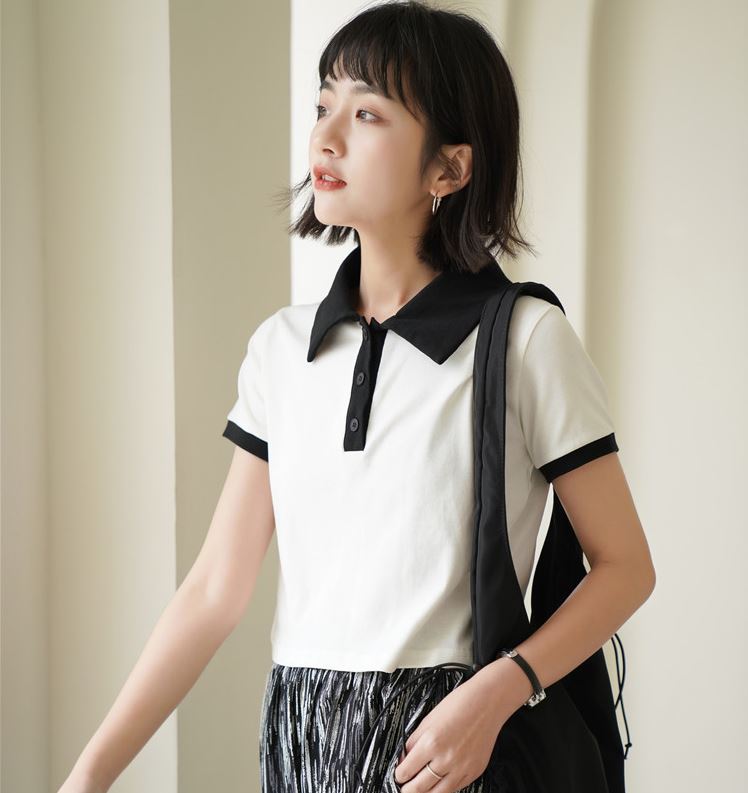 Áo thun nữ cổ phối màu đen trắng