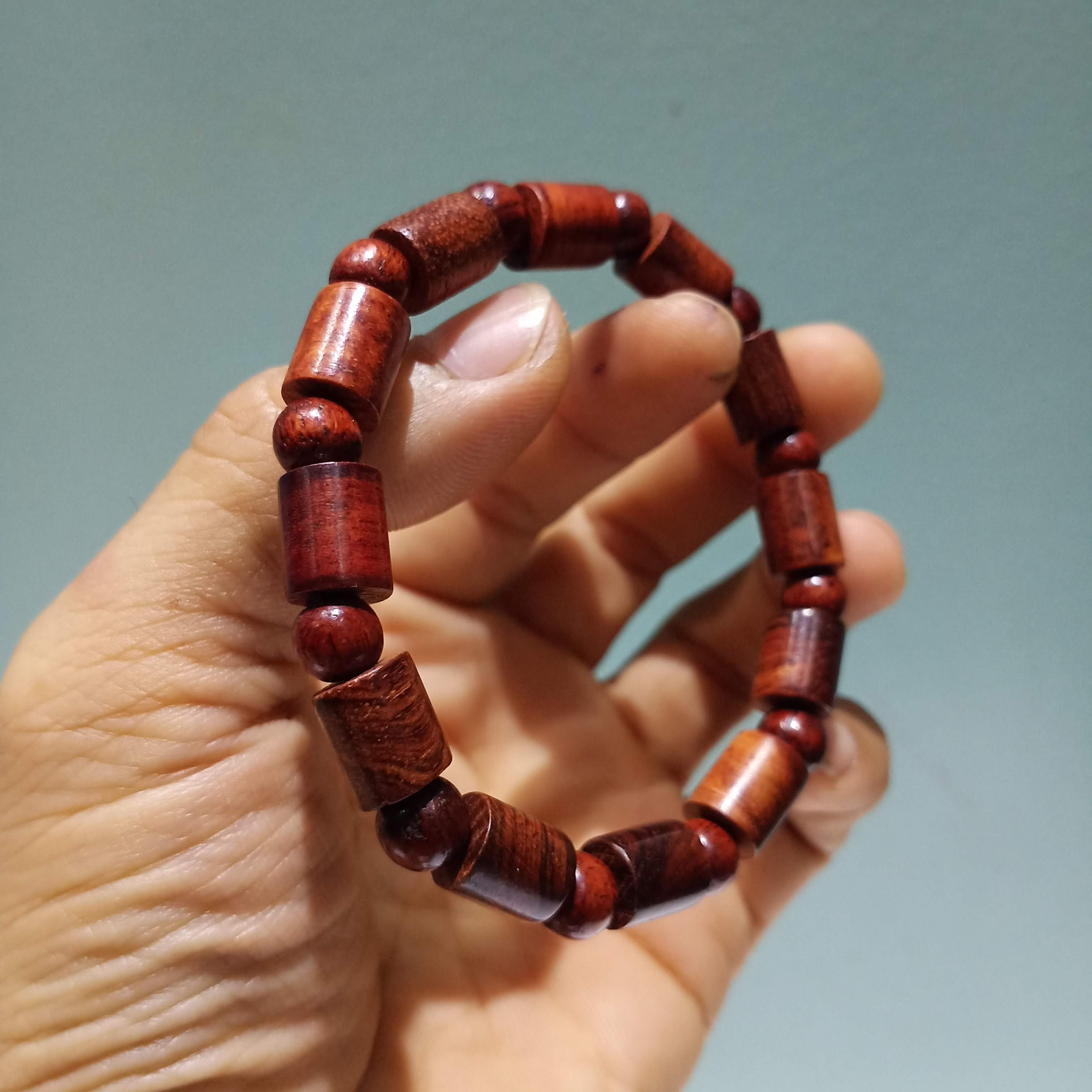 Vòng gỗ sưa Lào 8 mm