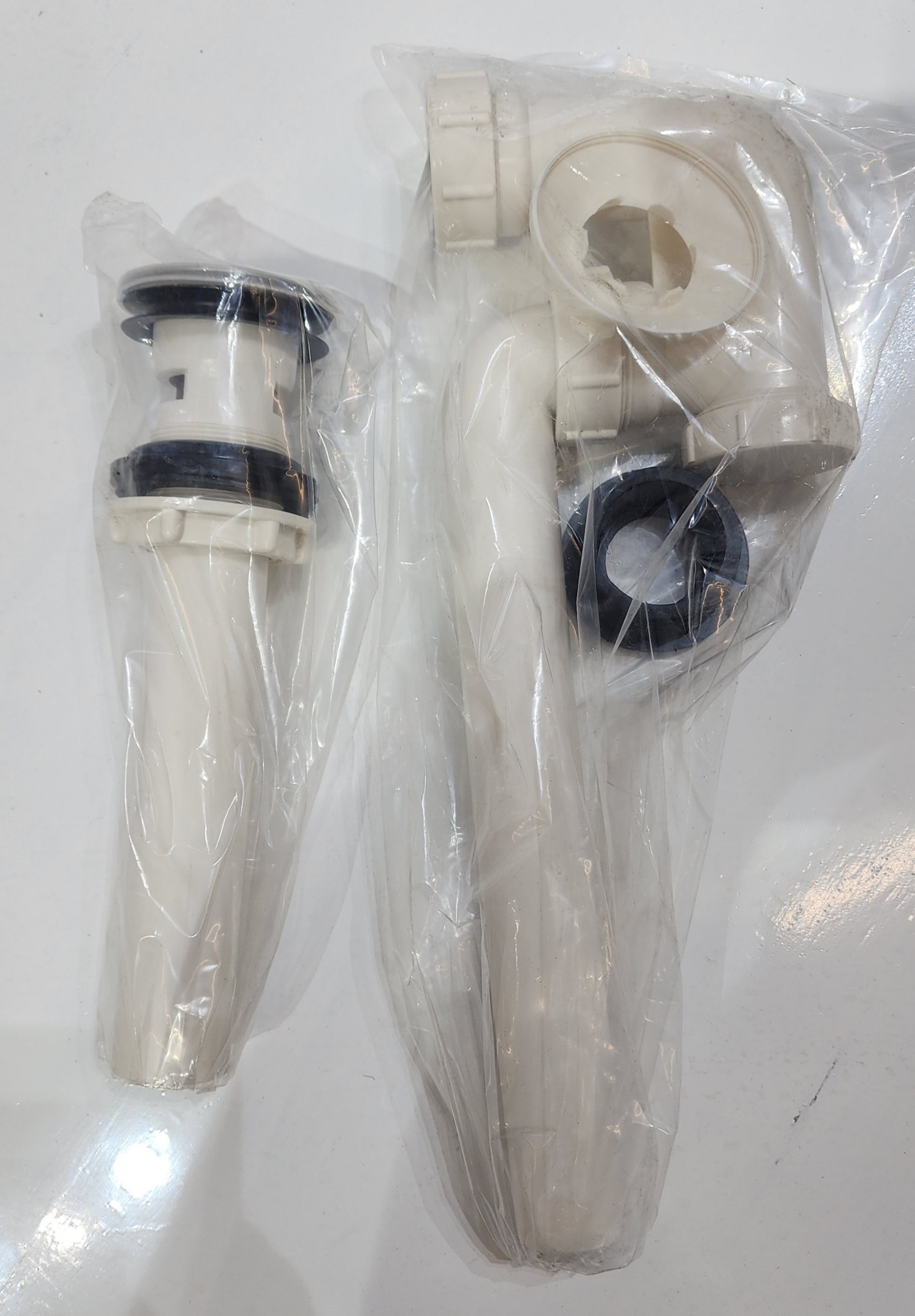 Bộ xi phông chậu rửa tay xả nhấn nhựa chính hãng Caesar BF605