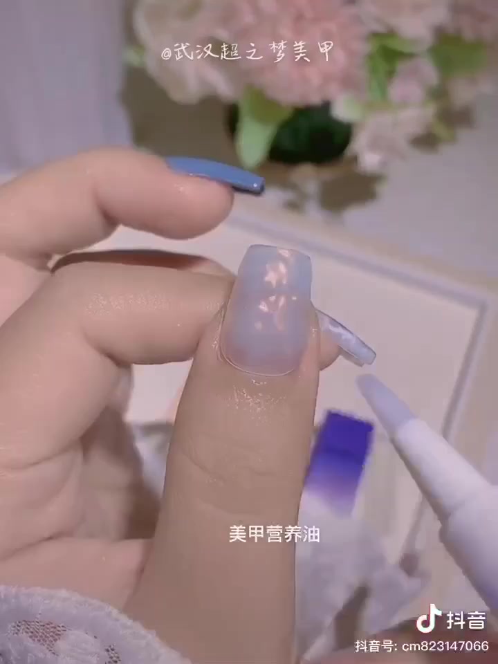 Bút dưỡng viền móng dưỡng móng tay OPI