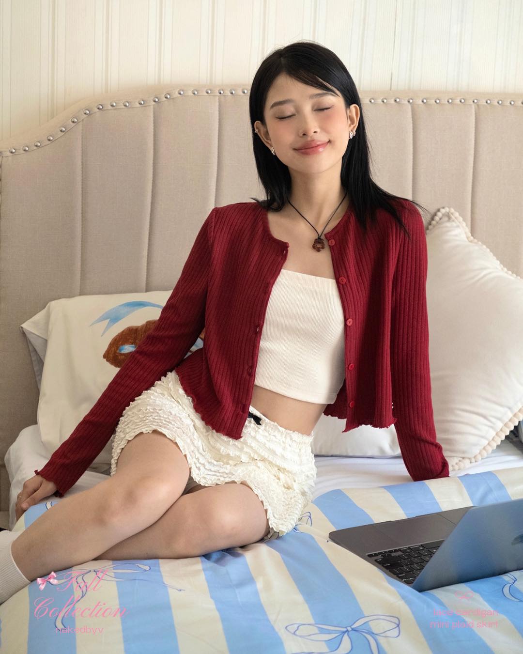 Chân váy ren cạp chun đính nơ NAKED by V - Bombom Skirt