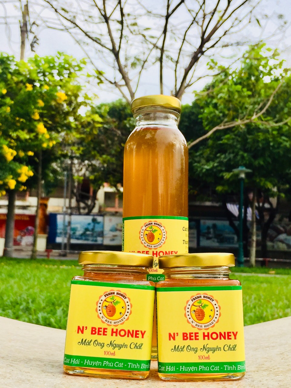 Mật ong nguyên chất Núi Bà - chai 350ml