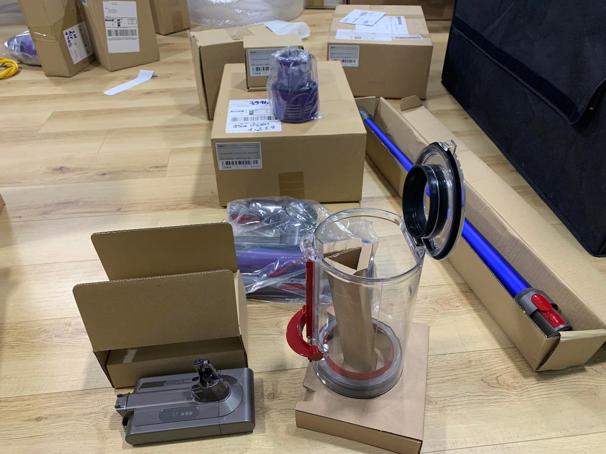 Dyson V10 Fluffy - Bản 01 đầu hút chính