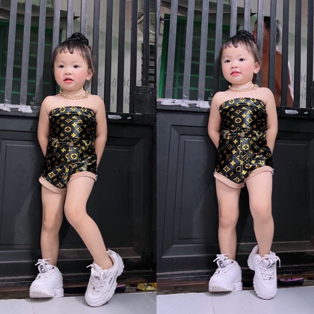 Set thiết kế sành điệu áo ống phối quần kaki 2 màu cá tính