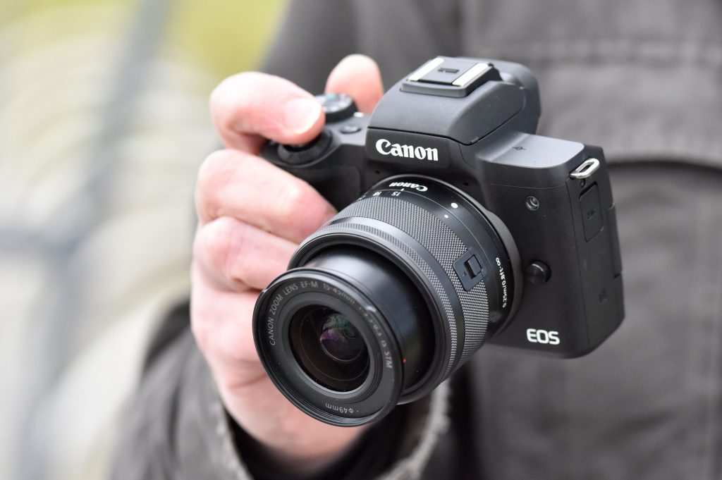 Máy ảnh Canon M50 + lens 15-45mm IS STM - 24.1mp - Quay 4k - Wifi - Mới 99%