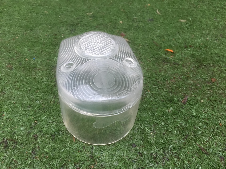chụp láy (chụp đèn hậu) cub cánh én-nhựa trắng