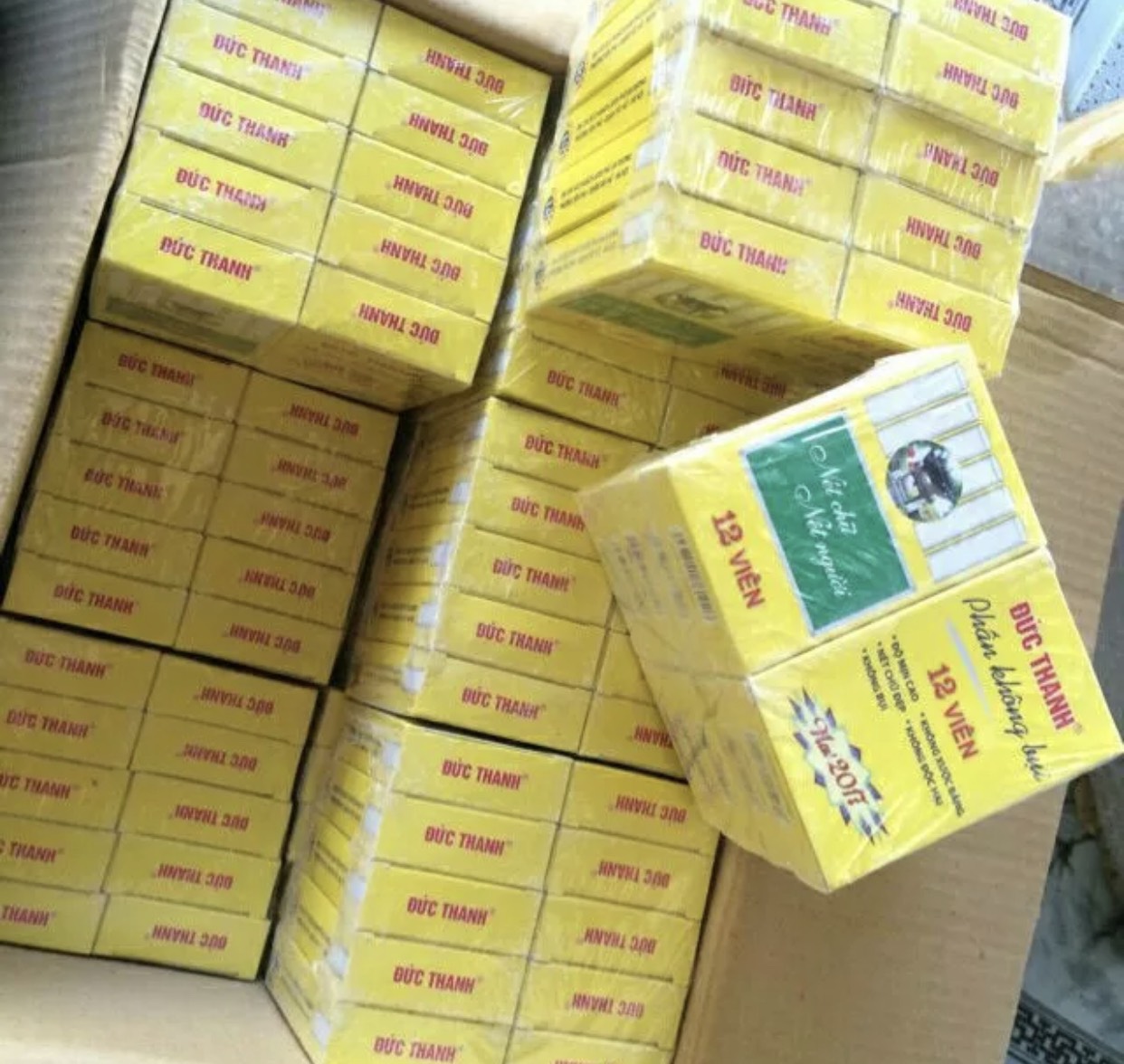 Hộp 12 Viên Phấn Trắng Nét Hoa Đức Thanh