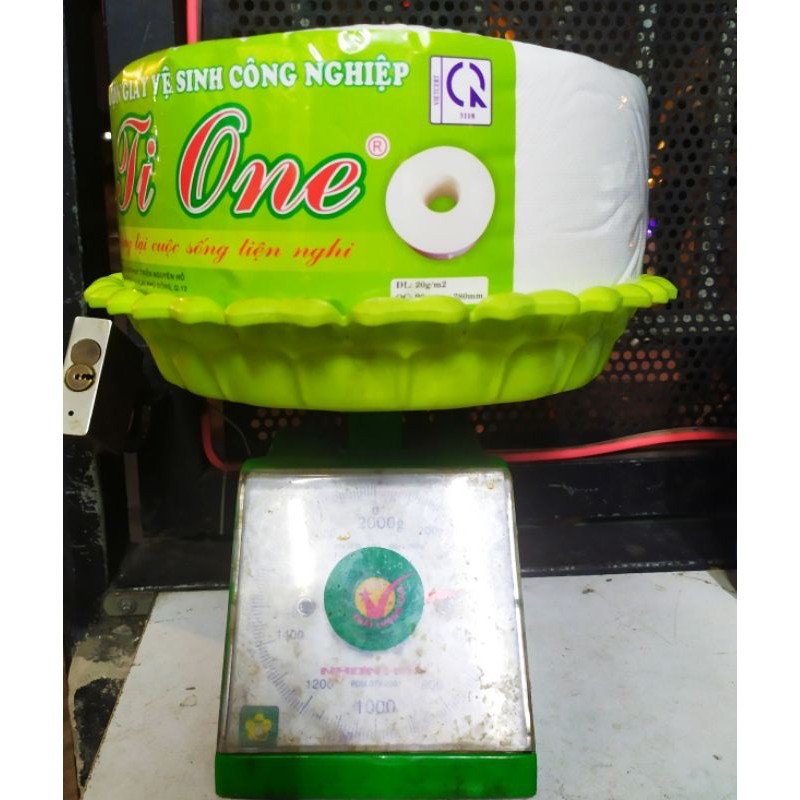 Giấy vệ sinh cuộn lớn Tione 450g