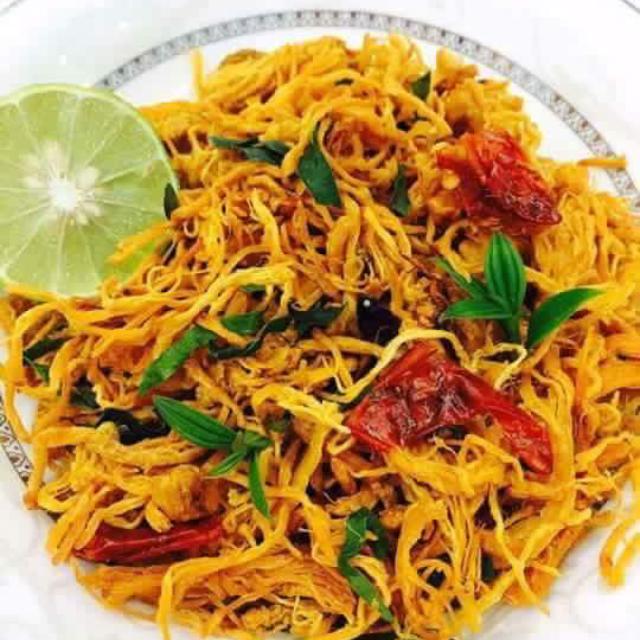 100g KHÔ GÀ XÉ CAY LÁ CHANH_Monhi_Food