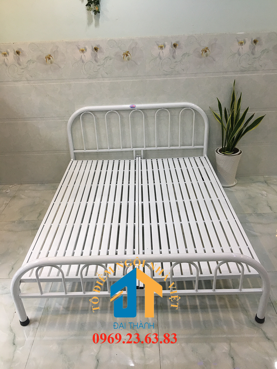 Giường  sắt đơn giản kích thước 1m8 x 2m