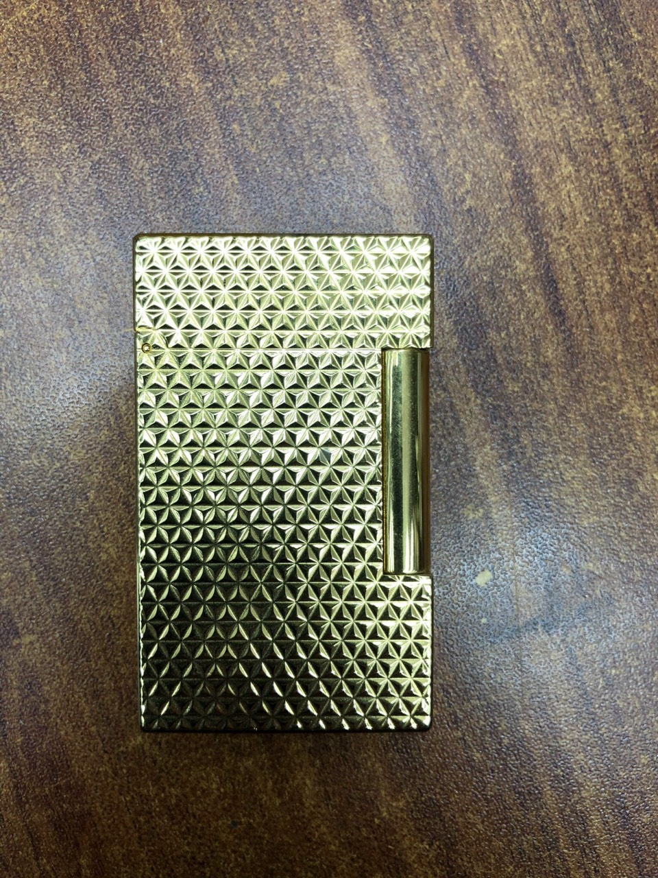 Lighter Màu Vàng Hoa DP 20
