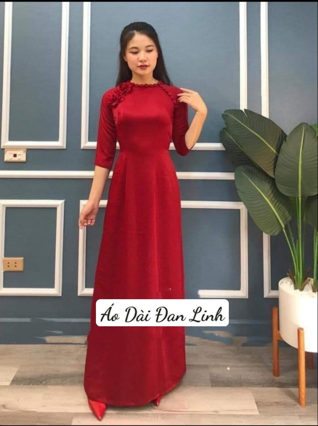 Áo dài màu đỏ đô lụa Tô Châu đính cúc và hoa sang trọng - Xưởng may áo dài Đan Linh