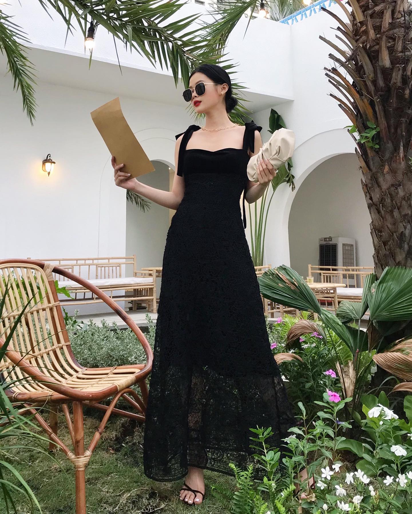 Đầm đen dự tiệc , họa tiết Ren- Gihy.lumos