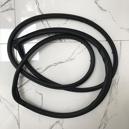 [HCM]Bộ ron ( gioăng ) trên cửa Ford Laser ( 4 cái )