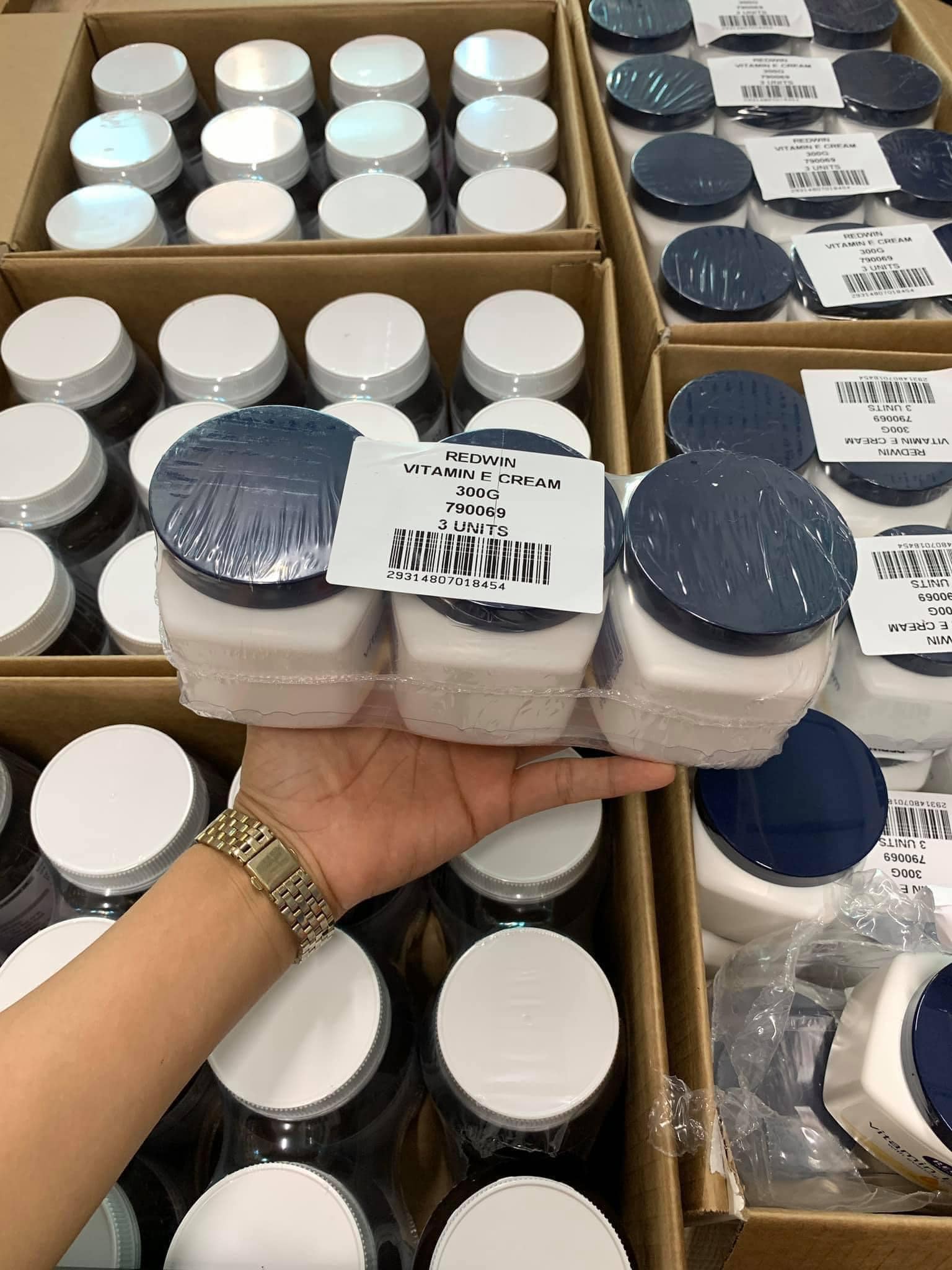 Kem dưỡng da vitamin E Redwin Cream (hũ 300gr) Úc