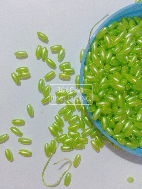 Gói 10gram khoảng 400 hạt cườm lúa nhỏ 3x6mm phủ màu bóng đẹp