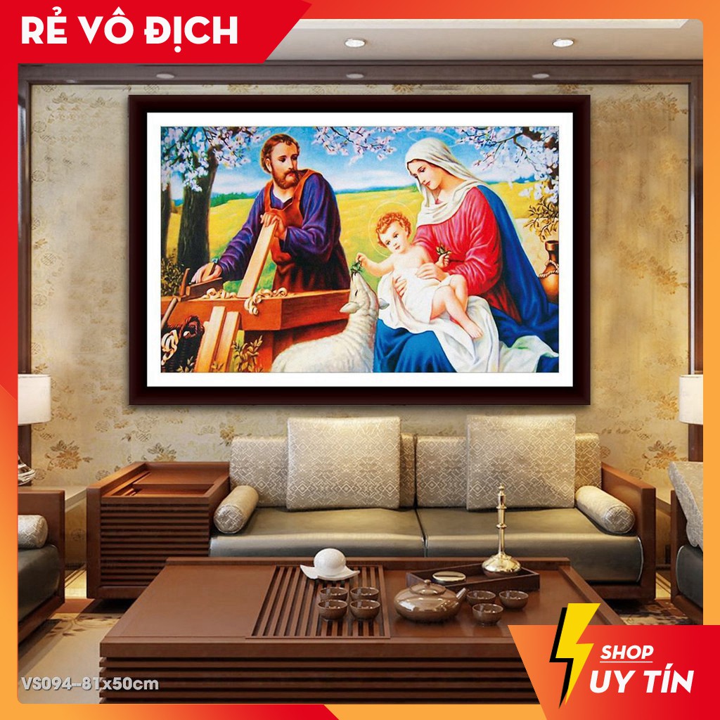 Tranh đính đá gia đình chúa . kích thước: 64cm x 50cm