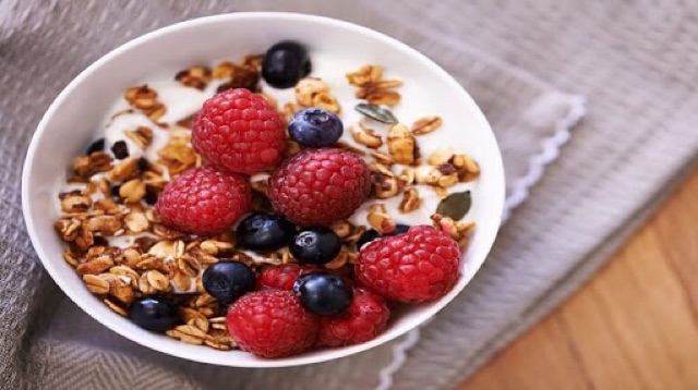 Ngũ cốc Nissin Premium Granola 400g - Socola