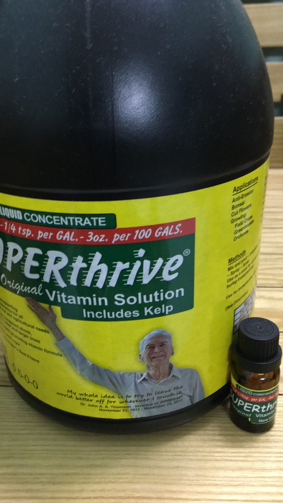 sản phẩm tăng trưởng cây trồng superthrive